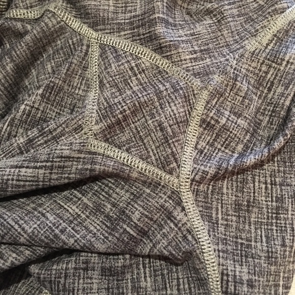 Adidas Cropped Athletic Leggings Size Small - Picture 8 of 8